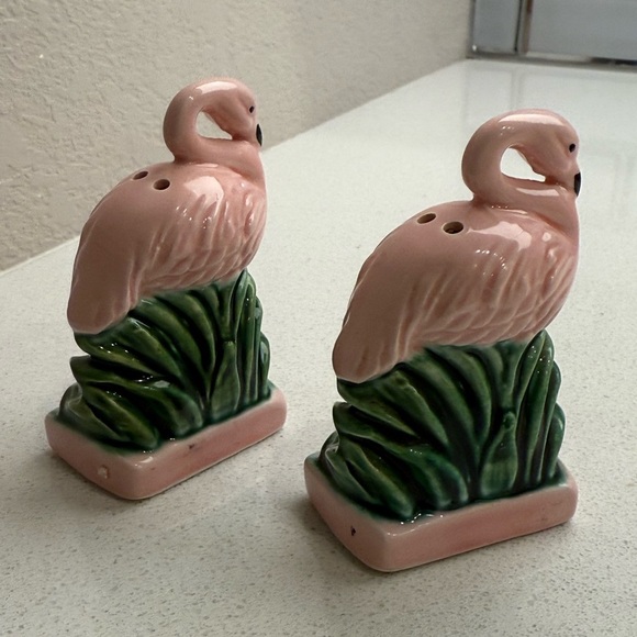 Vintage Pink Flamingo Salt and Pepper Shakers Florida - Picture 5 of 8